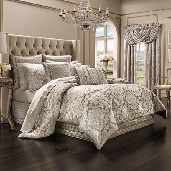 J. Queen New York Other - J Queen New York Bel Air 4-Pc. Comforter Set, Queen - Sand NWT